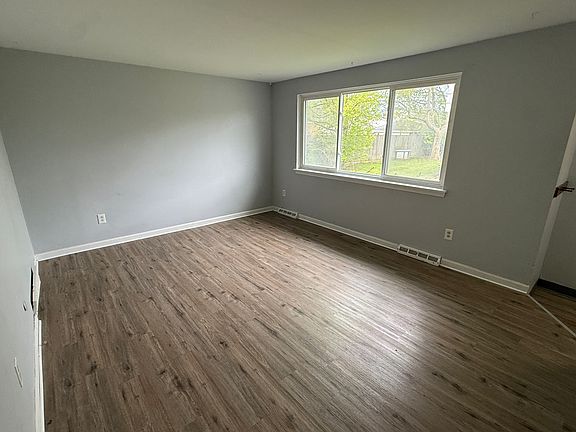 4th image of 250 Huth Rd APT H