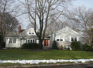 5 Fairfield Dr W, Morristown, NJ 07960