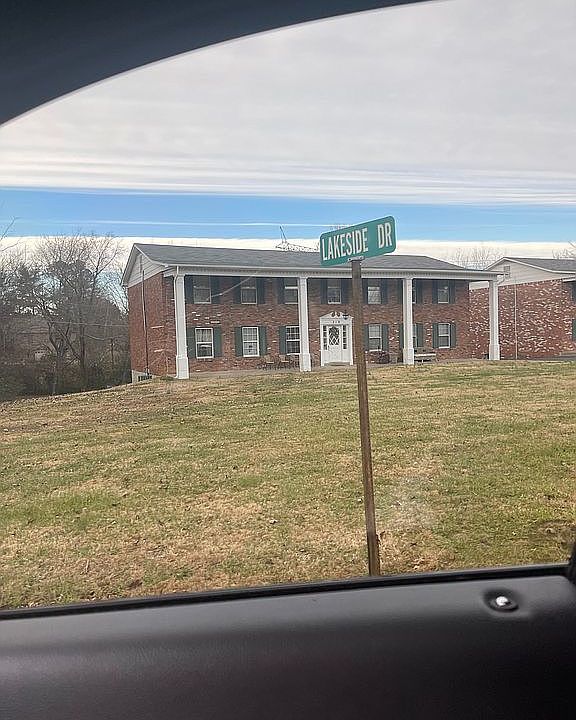2nd image of 219 Ridge Ln