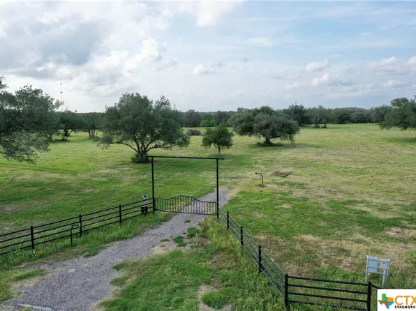 1048 Quail Run Trl, Fannin, TX 77960