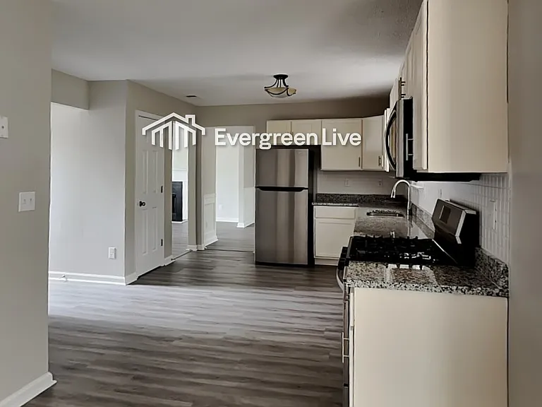 125 Edison Dr — Photo 7