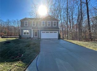 213 Highgate Dr, Hartfield, VA 23071