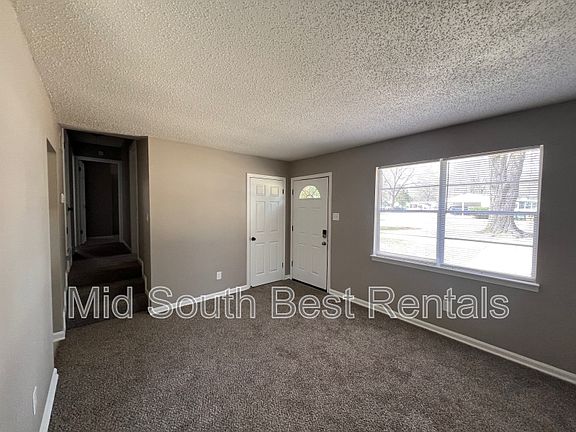 2nd image of 479 Lillian Dr