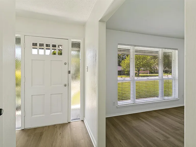 4009 Twilight Dr S — Photo 3