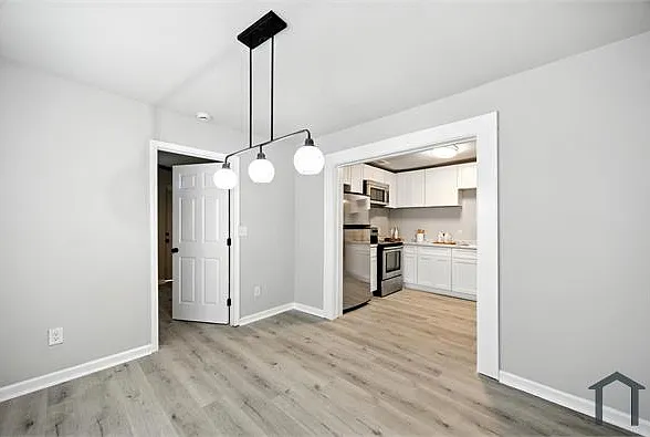 594 Robert Henry St — Photo 19