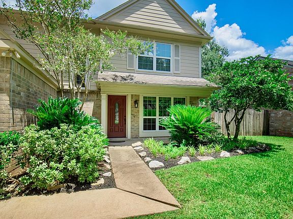 2nd image of 3007 Rimrock Dr