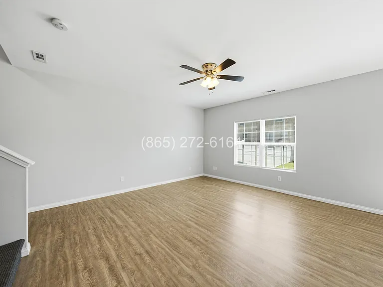 4807 Fennel Rd NE — Photo 4