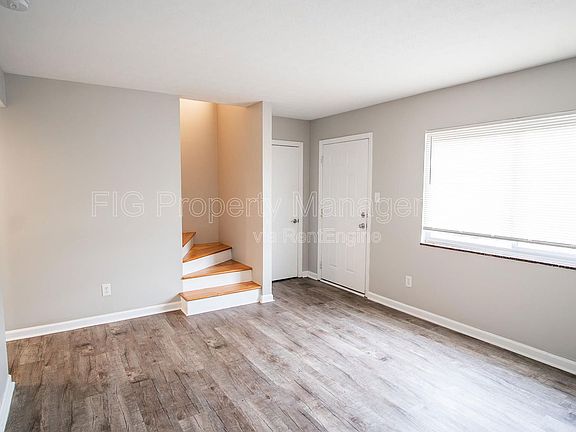 3rd image of 121 Louella Dr
