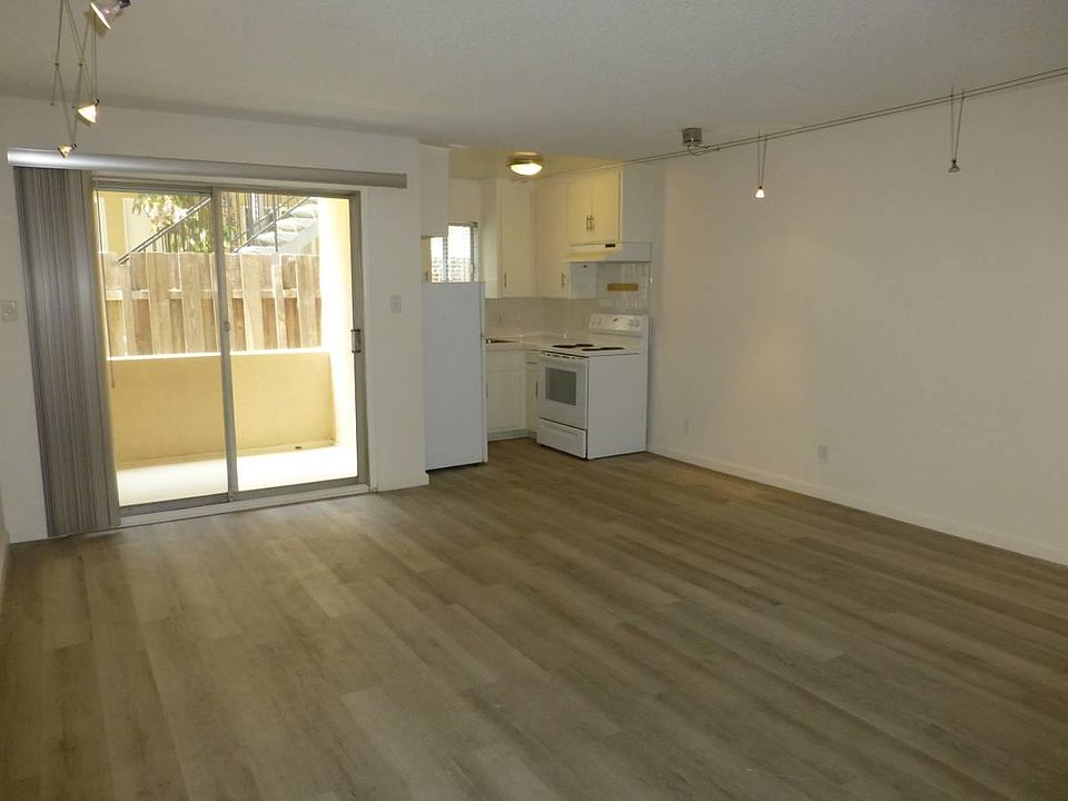 1st image of 833 5th St APT 104