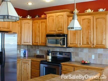 Property Layout
						:
						This view shows the layout of the home, barns and pastures.