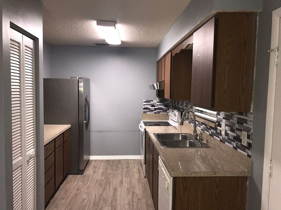 1st image of 1357 Kingsley Ave #12C