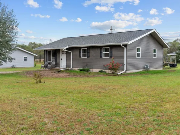 N3047 Lawson Dr, Waupaca, WI 54981