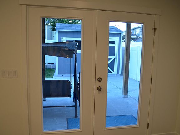 4th image of 863 W Wynwood Park Dr