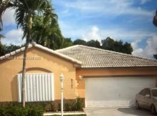 8305 SW 157th Ct, Miami, FL 33193