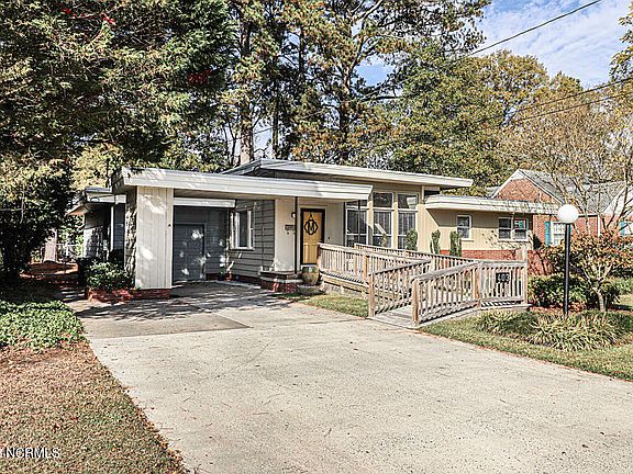 2nd image of 403 N Andrews Avenue