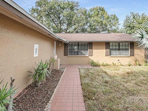5th image of 16322 Bonneville Dr