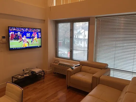 Rented by Bahar Management | media 34