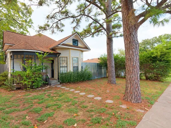 702 Rippetoe St, Brenham, TX 77833