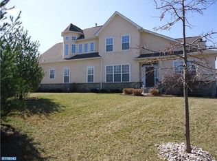 25 Creekview Cir, West Chester, PA 19382