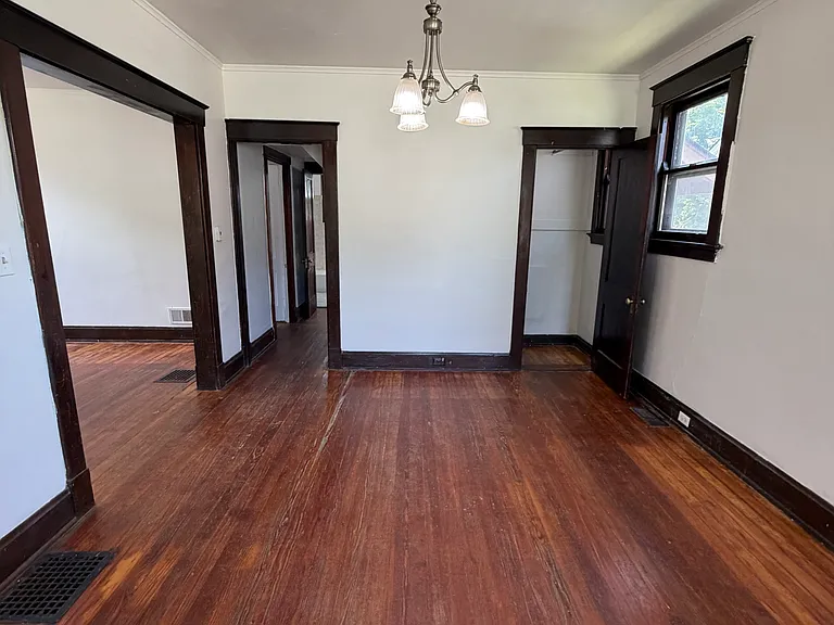 345 Crestline Ave — Photo 3