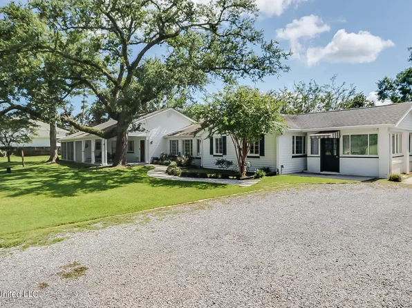 750 Dunbar Ave, Bay Saint Louis, MS 39520