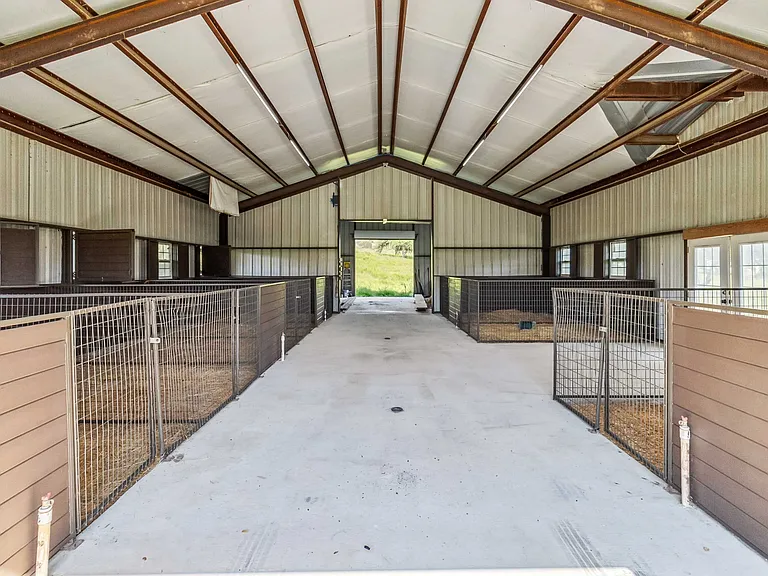 27481 Smithson Valley Rd — Photo 24