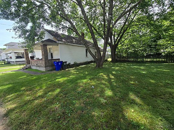3rd image of 995 Kahn Ave