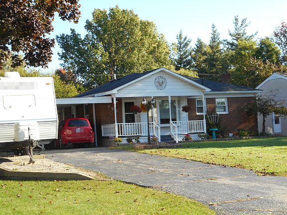 2nd image of 490 Francis St