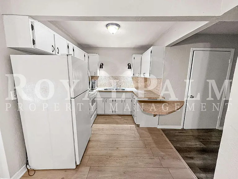3744 Estelle Ave — Photo 12