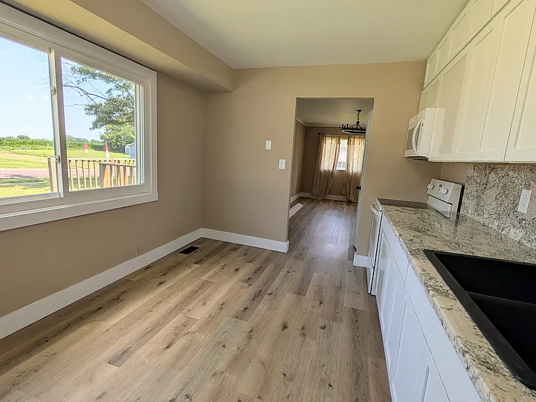 1504 Woodbine Dr — Photo 7