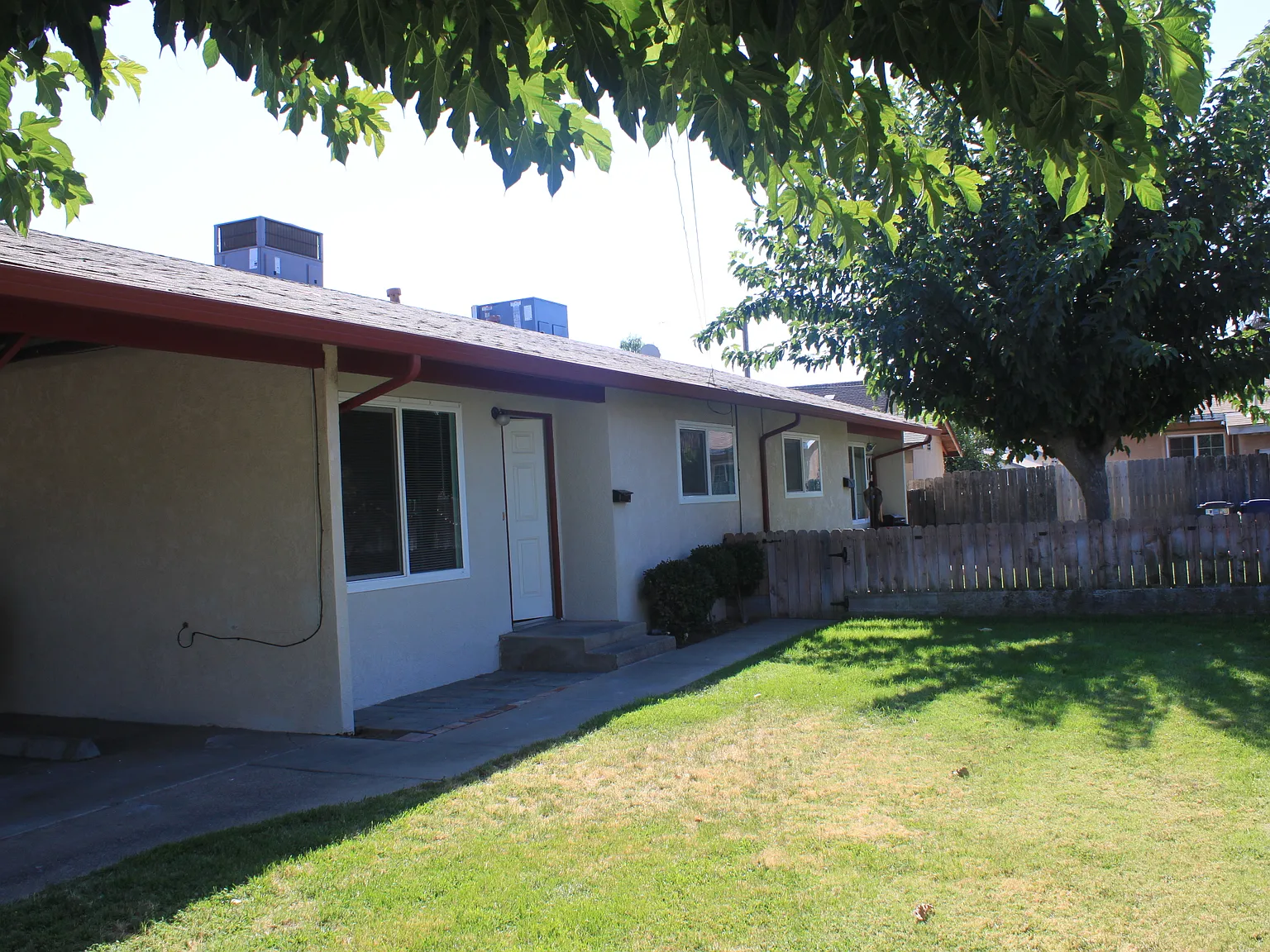 2 bed, 925 sqft, $1,650 — Photo 1