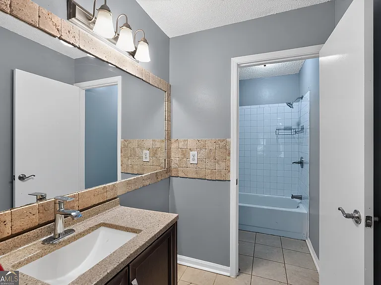 1024 Wiltshire Way — Photo 13