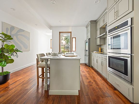 3rd image of 1119 Madison St