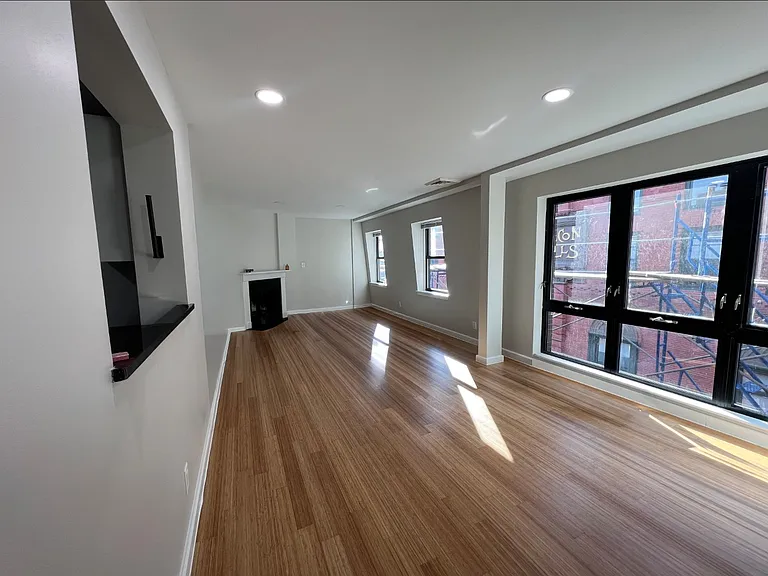 Deacon Court - 1661 Washington Street — Photo 218