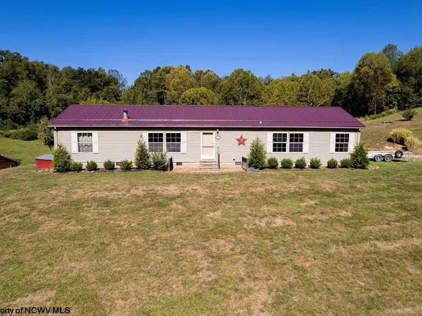 497 Poplar St, Jane Lew, WV 26378