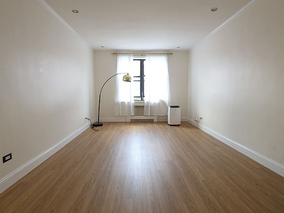2nd image of 3420 78th St APT 5C