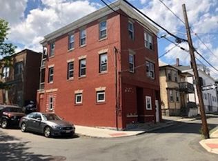 24 Park St, Salem, MA 01970