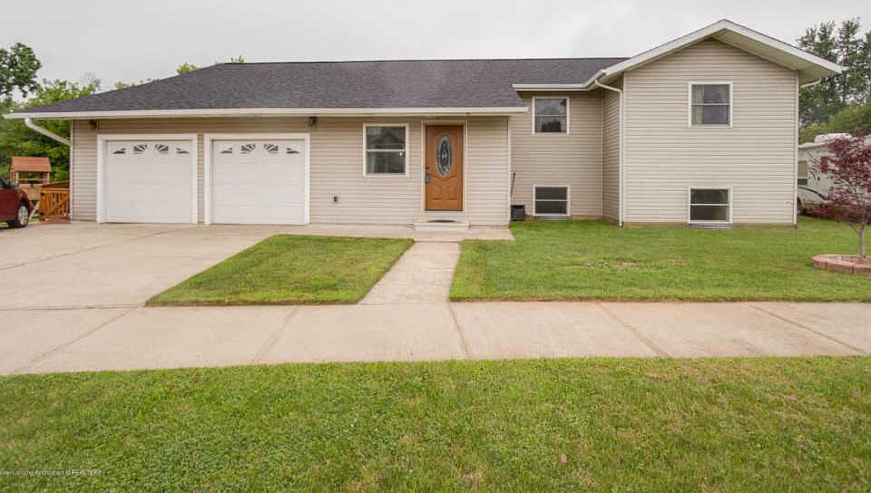 1st image of 406 N Iris Ln