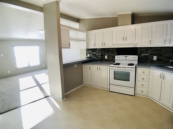 4th image of 1309 Avenue K Ct