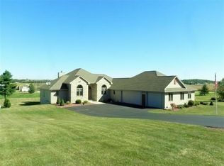 11202 W Golf Cir, Janesville, WI 53548
