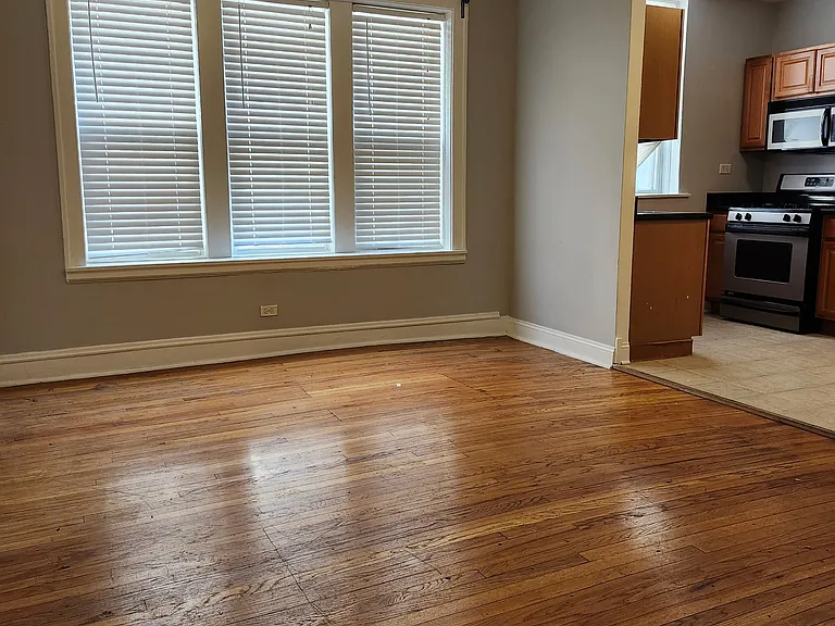 3015 W Armitage Ave — Photo 6