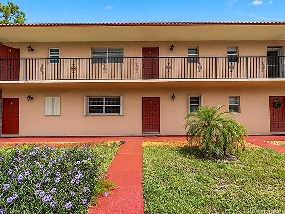 3rd image of 1929 SW Palm City Rd APT 15-B