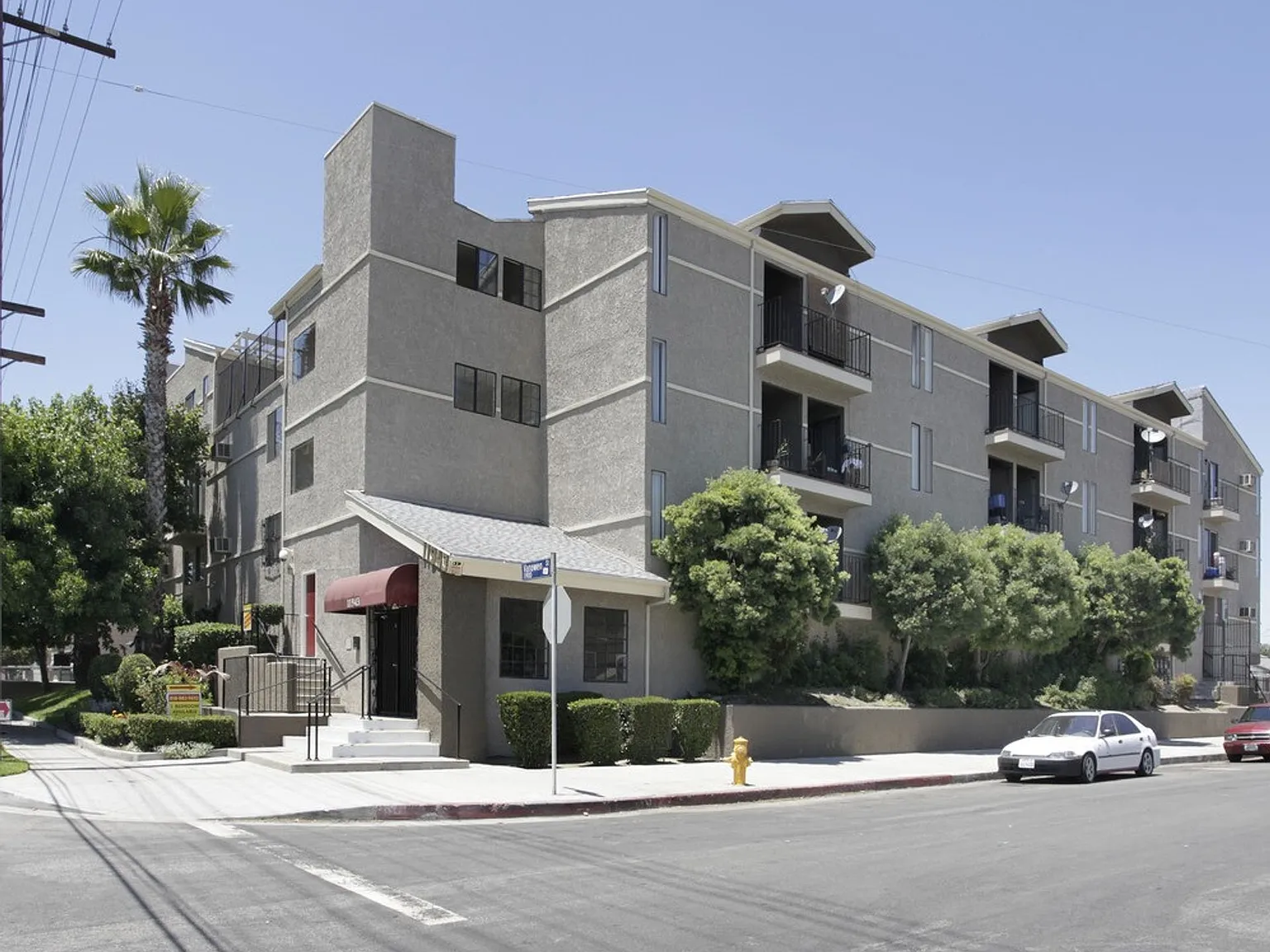 Vanowen Square Apartments — Photo 1