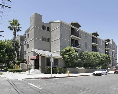 Vanowen Square Apartments Photo 1