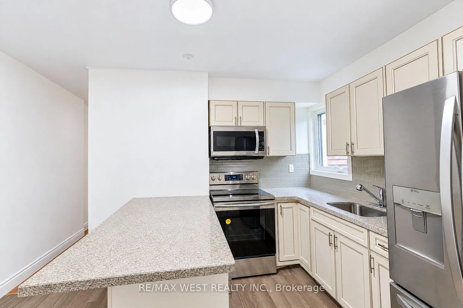 3 bed, $3,150 — Photo 4