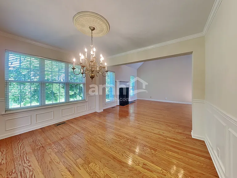 3146 Jenkins Dr — Photo 7