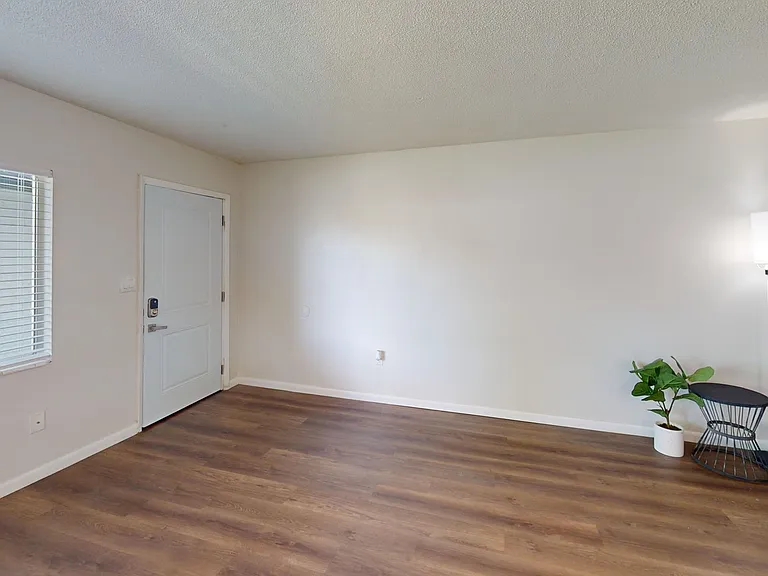 1700 Van Ness St — Photo 5