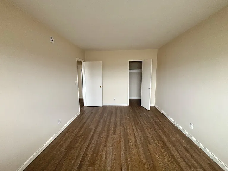 8740 Owensmouth Ave #15 — Photo 10