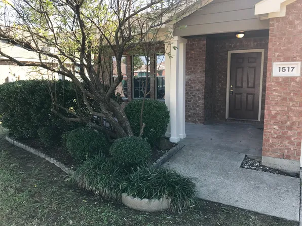 1517 Eufemia Dr, Denton, TX 76207