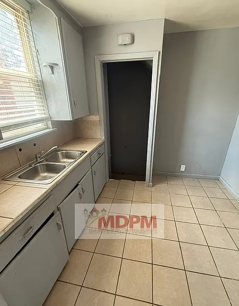 3 bed, 966 sqft, $995 — Photo 4